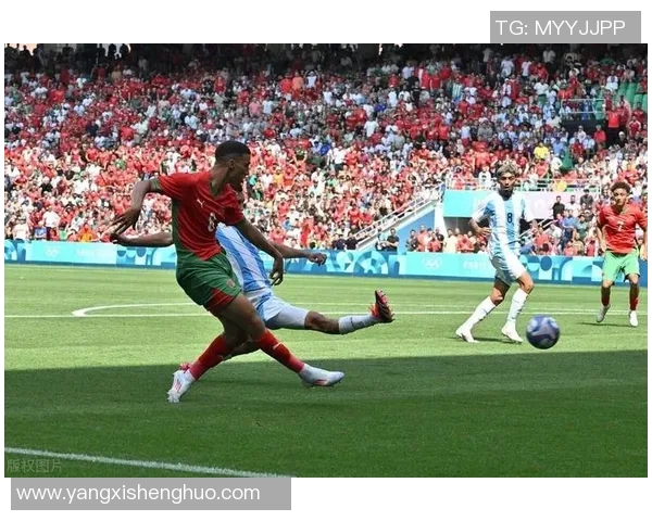 足球明星在赛场上的无奈瞬间与背后故事揭秘视频 足球明星在赛场上的无奈瞬间与背后故事揭秘视频